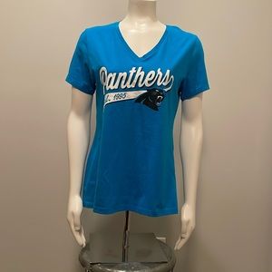 Carolina Panthers NFL Team Apparel Women’s V Neck T Shirt with Lateral Script M